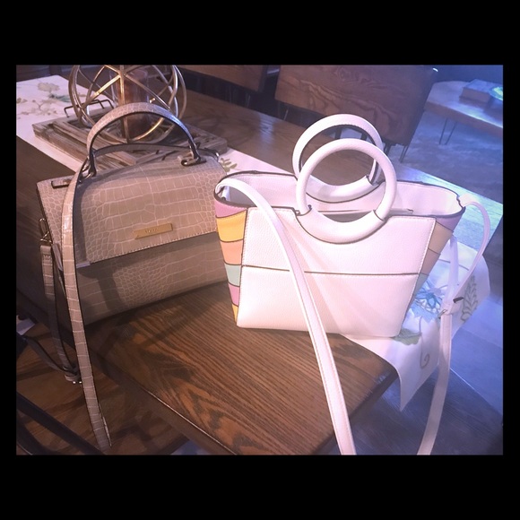 Purses - Picture 1 of 8